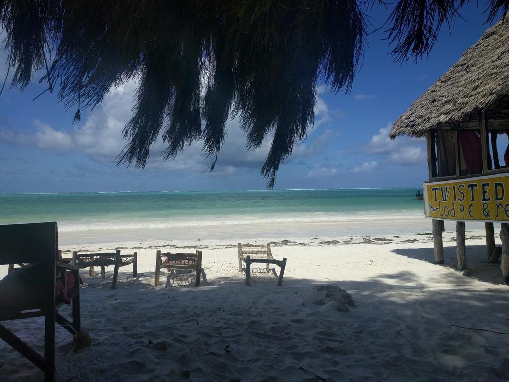 Twisted Palms Lodge & Restaurant Bwejuu Exteriör bild