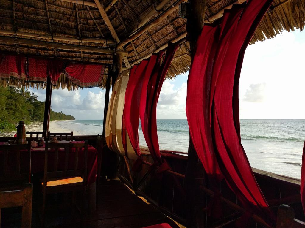 Twisted Palms Lodge & Restaurant Bwejuu Exteriör bild