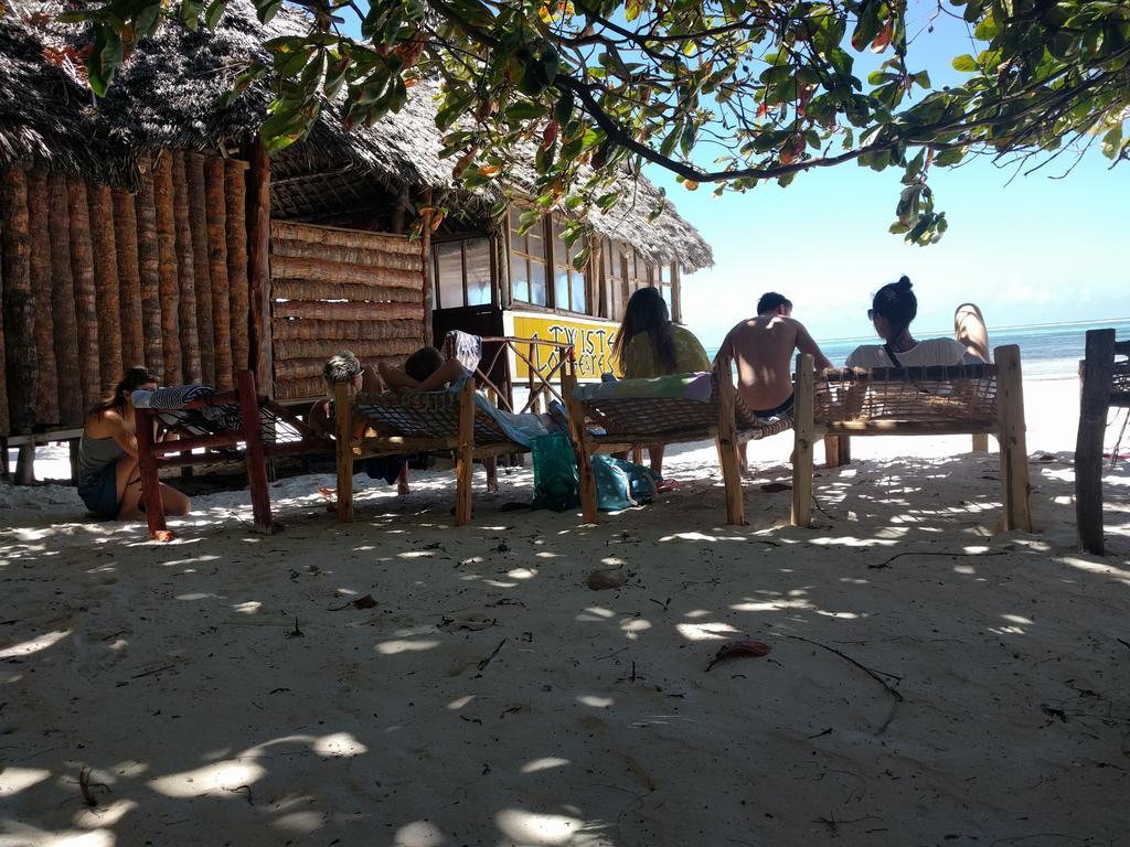Twisted Palms Lodge & Restaurant Bwejuu Exteriör bild
