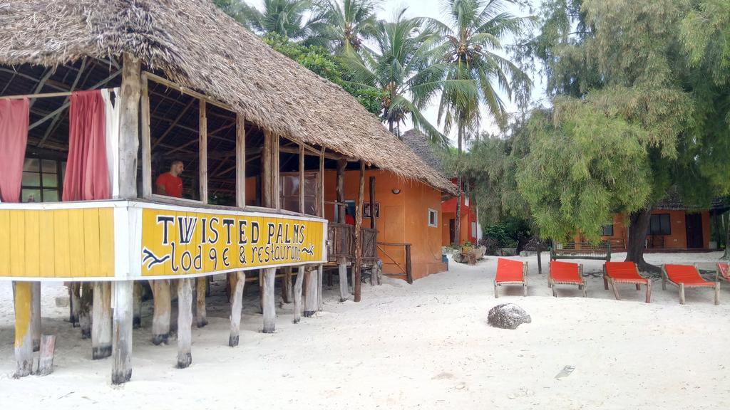 Twisted Palms Lodge & Restaurant Bwejuu Exteriör bild