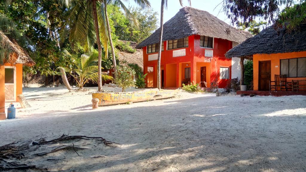 Twisted Palms Lodge & Restaurant Bwejuu Exteriör bild